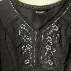 NWOT Avenue Black Floral Embroidered 100% Cotton Blouse 14/16